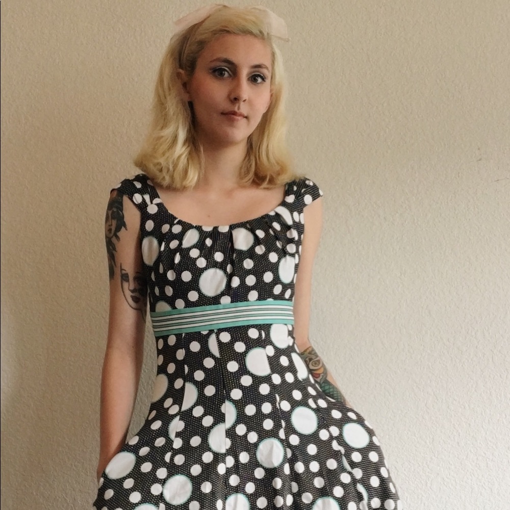 Vintage inspired polkadot dress with pockets